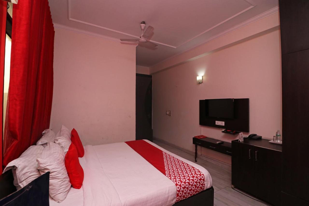 Oyo Flagship 74392 Hotel Mahesh Residency Хидерабад Екстериор снимка