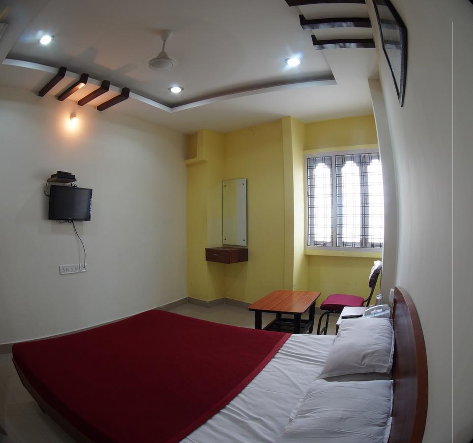 Oyo Flagship 74392 Hotel Mahesh Residency Хидерабад Екстериор снимка
