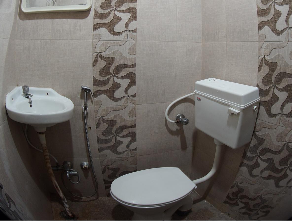 Oyo Flagship 74392 Hotel Mahesh Residency Хидерабад Екстериор снимка